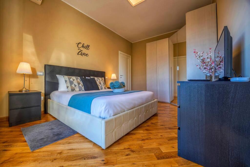 Sunny & Updated Flat With Panoramic City View 50M From M4 Stop Milão Exterior foto