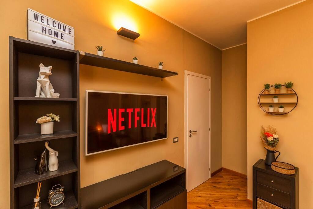 Sunny & Updated Flat With Panoramic City View 50M From M4 Stop Milão Exterior foto