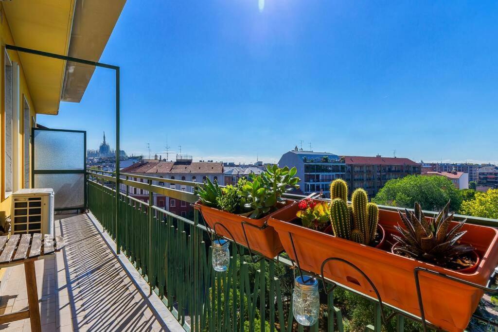 Sunny & Updated Flat With Panoramic City View 50M From M4 Stop Milão Exterior foto