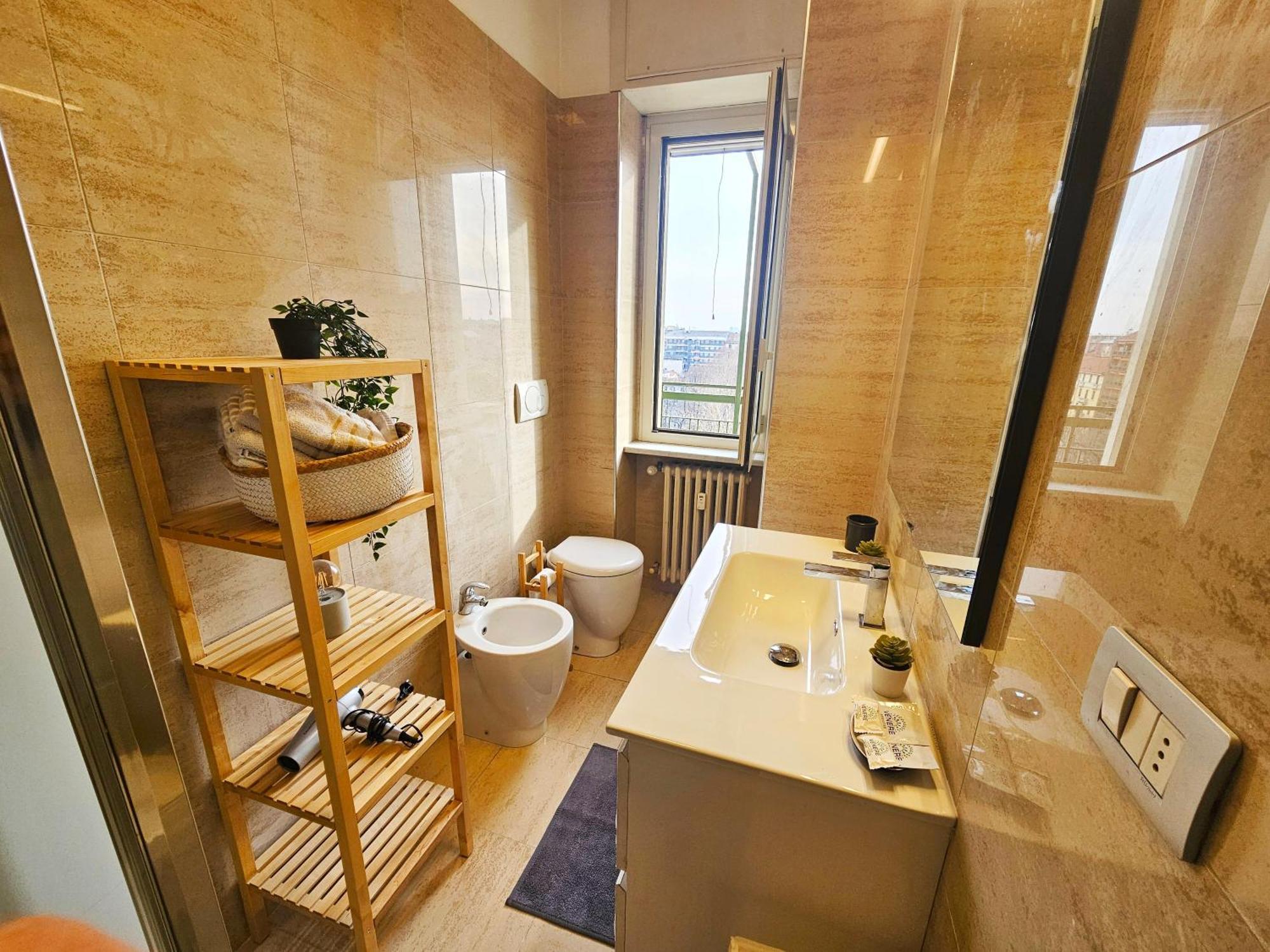 Sunny & Updated Flat With Panoramic City View 50M From M4 Stop Milão Exterior foto